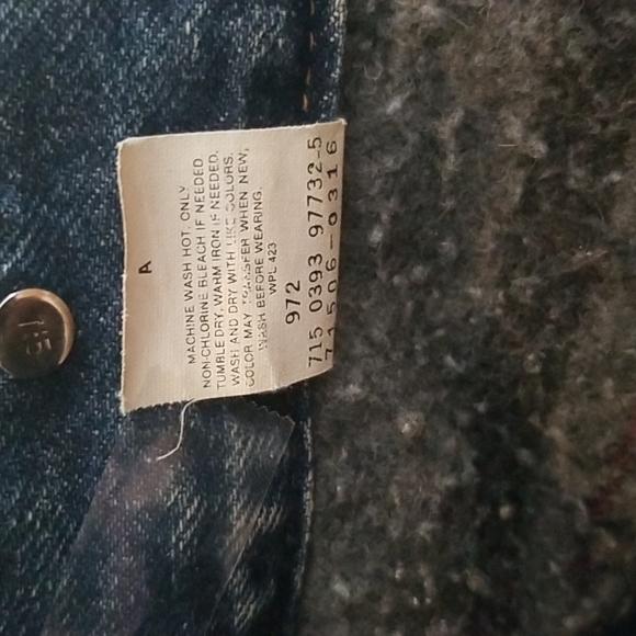 Vintage  Levi's  Jean coat  size 48 , fully  lined. - Picture 6 of 6